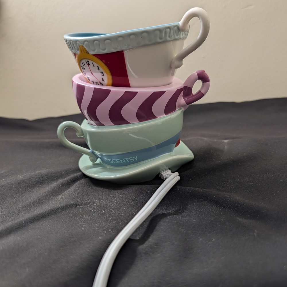 Disney Alice in Wonderland Scentsy Warmer - Picture 5 of 7